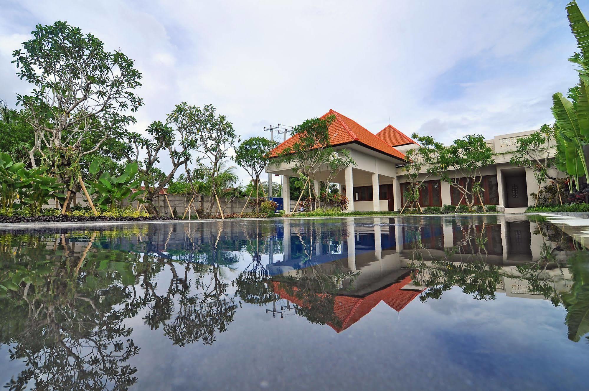 Aparthotel Taman Ayu Town House Legian Exterior foto